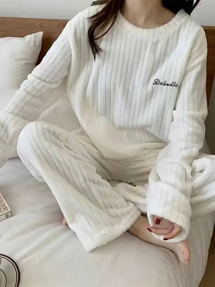 Winter Soft Velvet Pajamas Set